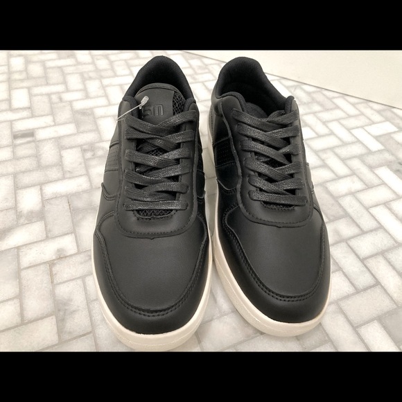 STEVE MADDEN BLACK RUNNERS- Size 8 - Picture 2 of 9